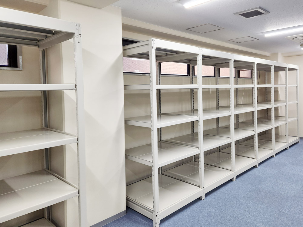 【導入事例】反物収納を行う倉庫に奥行870mmのラックを導入