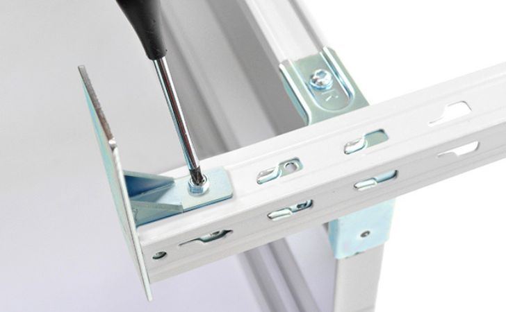 取付け簡単な転倒防止ベース