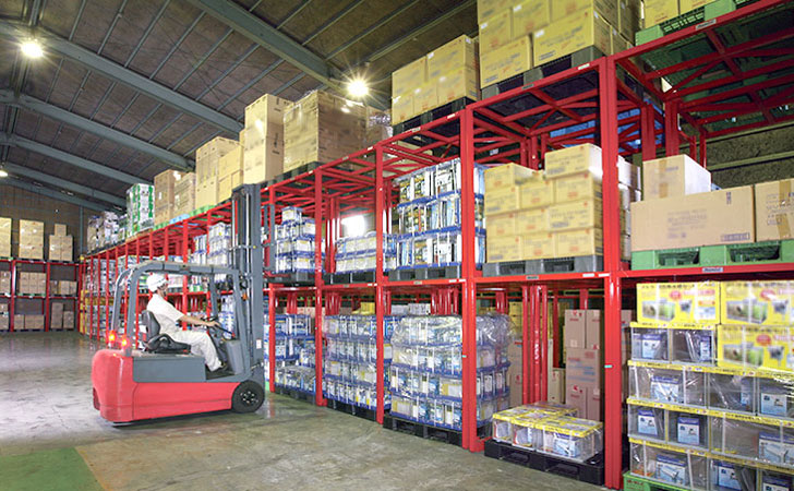 使わない時は重ねてコンパクトにできるネスティングラック